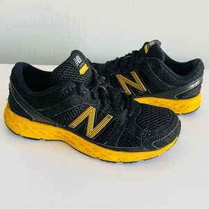 New Balance 750 Kids size 4.5